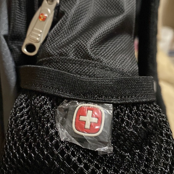 Swiss Gear Backpack in gray & black - Picture 16 of 16